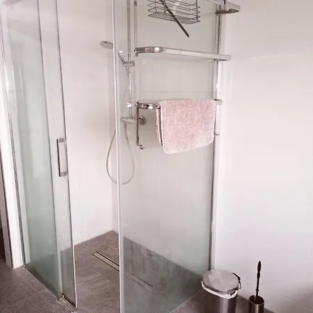 100M2 3-Zimmer Monteuer Arbeiter Wohnung Kassel Lägenhet *