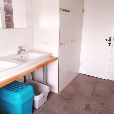 100M2 3-Zimmer Monteuer Arbeiter Wohnung Kassel Lägenhet *